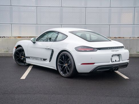 Used 2024 Porsche 718 Cayman image 3