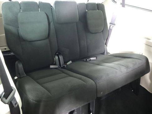 Used 2015 Dodge Grand Caravan American Value Package w/ UConnect Hands-Free Group image 29
