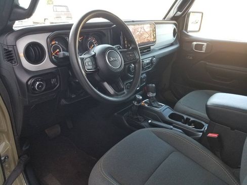 Used 2025 Jeep Wrangler Sport AWD/4WD image 8