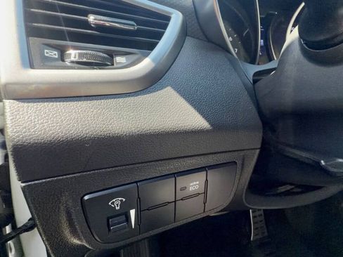 Used 2016 Hyundai Veloster w/ Option Group 02 FWD image 18