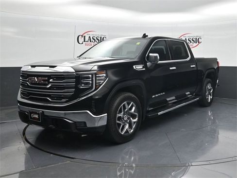 Used 2022 GMC Sierra 1500 SLT image 3