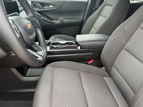 Used 2025 Chevrolet Equinox LT image 9