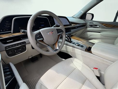 Used 2021 Cadillac Escalade Premium Luxury Platinum AWD/4WD image 15