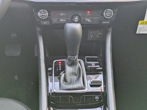 New 2026 Jeep Compass Latitude AWD/4WD image 18