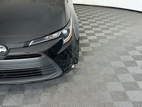 Certified 2025 Toyota Corolla LE FWD image 9