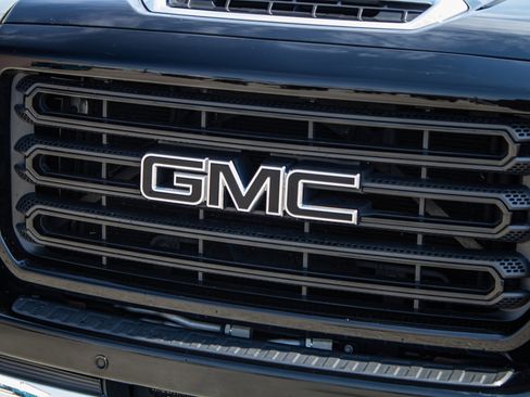 Used 2019 GMC Sierra 2500 Denali w/ Duramax Plus Package image 9