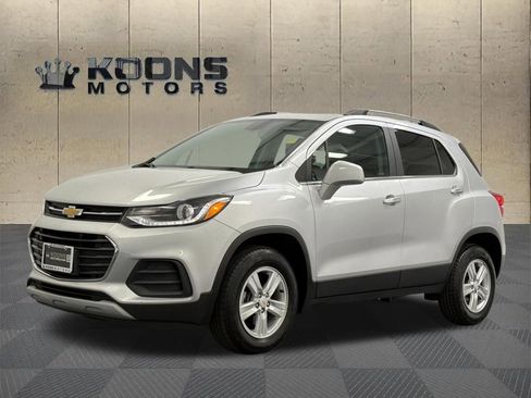 Used 2020 Chevrolet Trax LT w/ LT Convenience Package AWD/4WD image 1