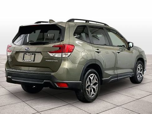 Used 2019 Subaru Forester Premium w/ All-Weather Package AWD/4WD image 11