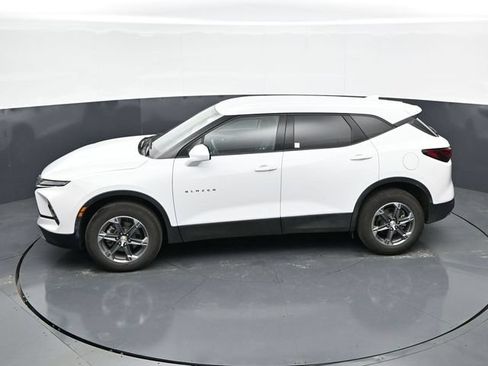 Used 2025 Chevrolet Blazer LT FWD image 29