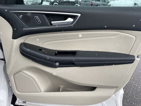 Used 2019 Ford Edge Titanium w/ Equipment Group 301A image 31