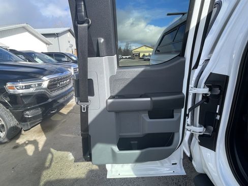 Used 2021 Ford F150 XLT image 23