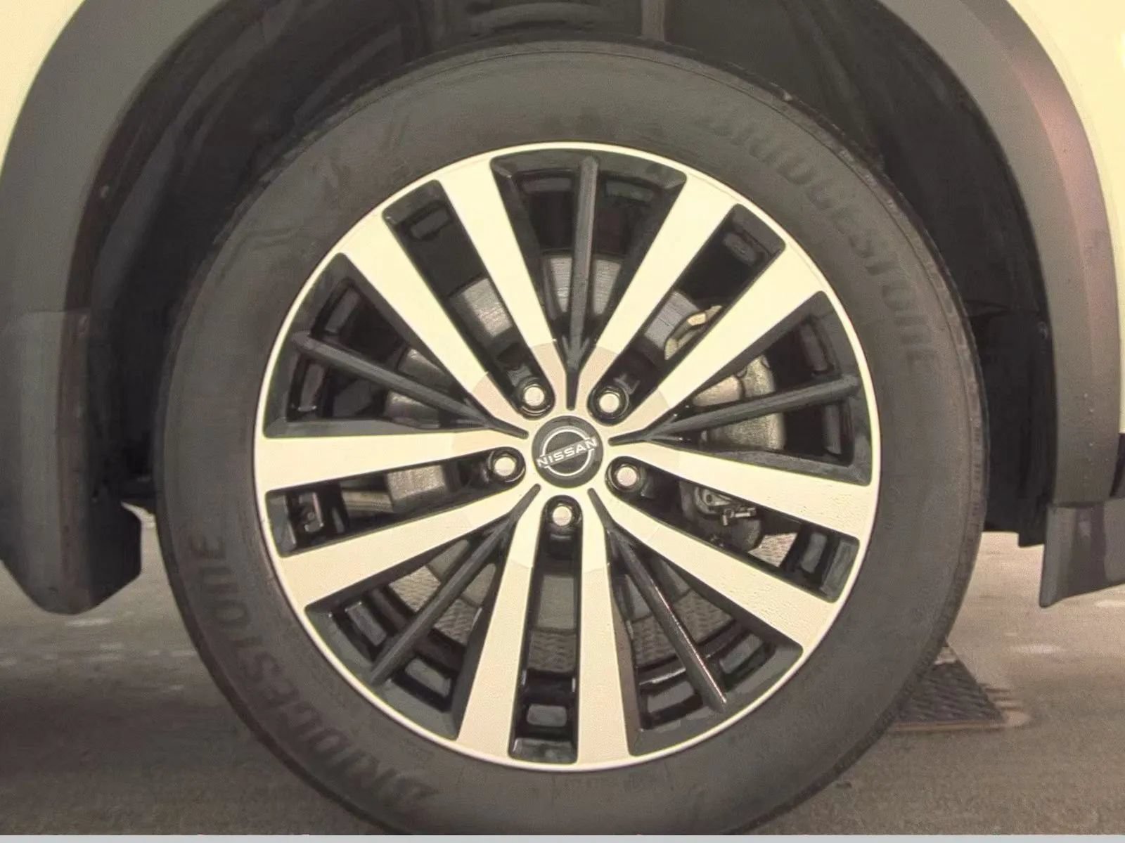 Used 2024 Nissan Pathfinder Platinum AWD/4WD image 10