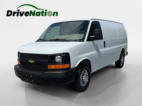 Used 2015 Chevrolet Express 2500 image 1