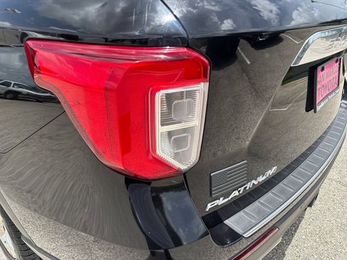 Used 2020 Ford Explorer Platinum w/ Premium Technology Package AWD/4WD image 38