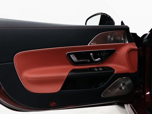 Used 2022 Mercedes-Benz SL 63 AMG 4MATIC w/ AMG Aerodynamic Package image 6