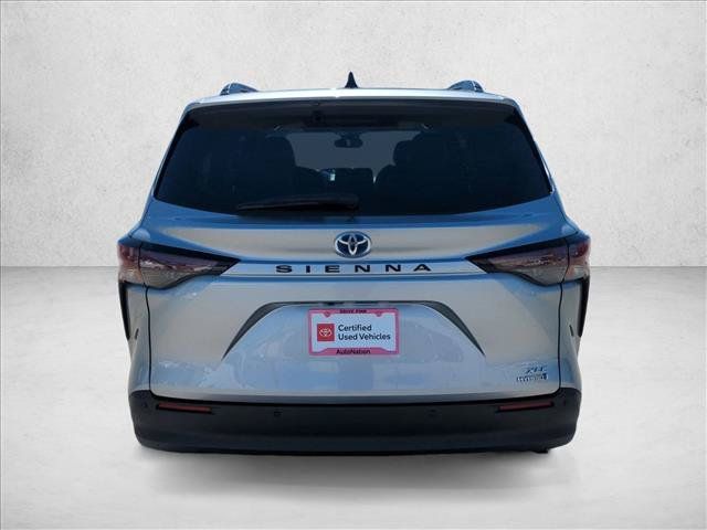 Certified 2023 Toyota Sienna XLE FWD image 7