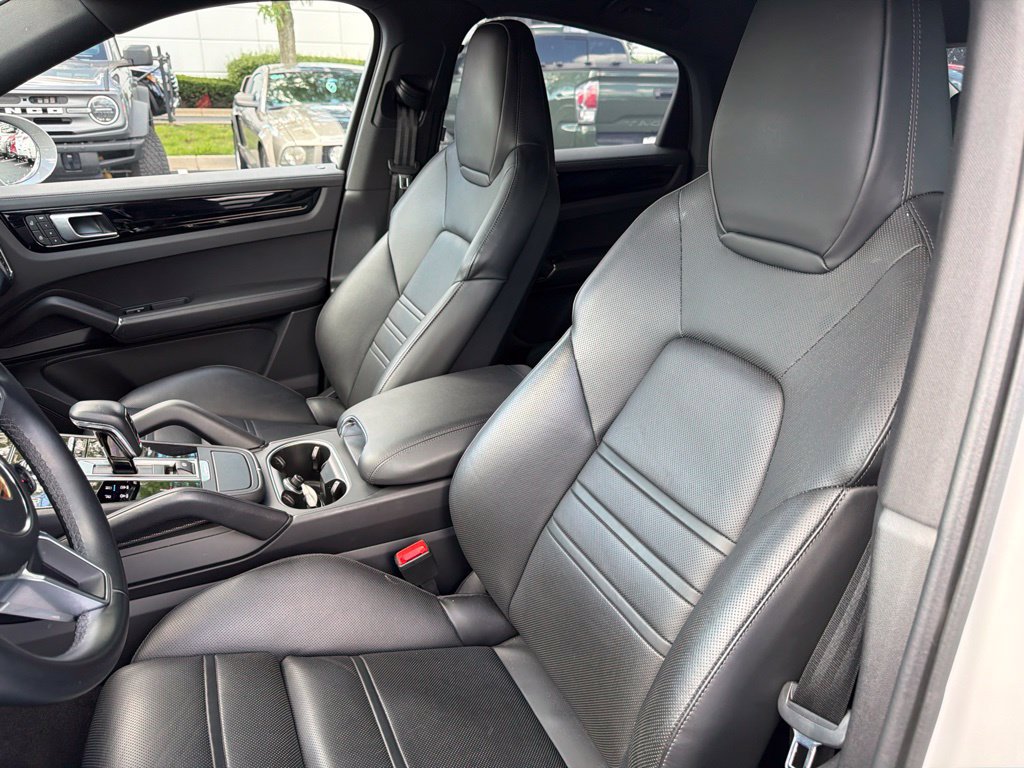 Used 2022 Porsche Cayenne E-Hybrid Coupe w/ Premium Plus Package AWD/4WD image 10