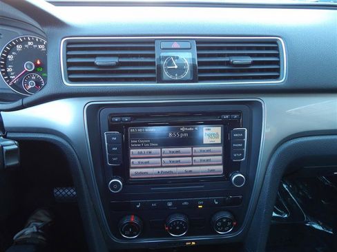 Used 2015 Volkswagen Passat 1.8T Limited Edition image 21