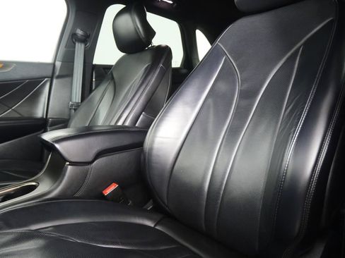 Used 2018 Lincoln MKC Reserve w/ Lincoln MKC Climate Package image 11