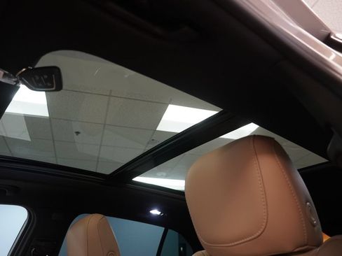 Used 2024 Cadillac XT4 Premium Luxury w/ Cold Weather Package AWD/4WD image 4