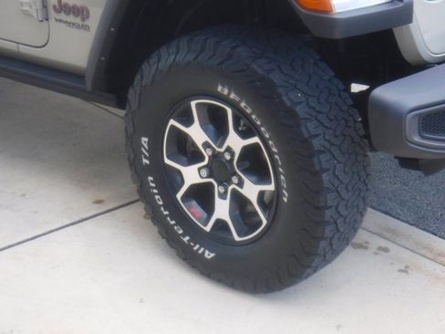 Certified 2022 Jeep Wrangler Unlimited Rubicon w/ LED Lighting Group image 9