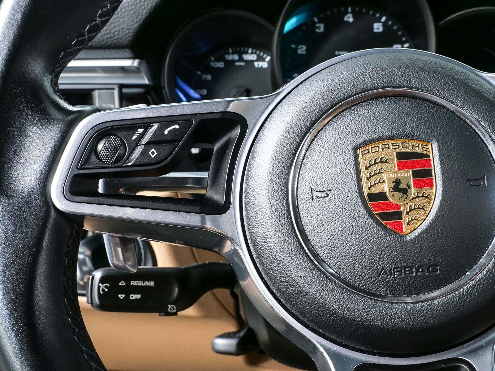 Certified 2021 Porsche Macan AWD/4WD image 11