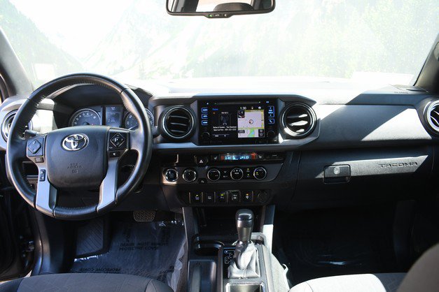 Certified 2017 Toyota Tacoma TRD Off-Road w/ Premium & Technology Package AWD/4WD image 18