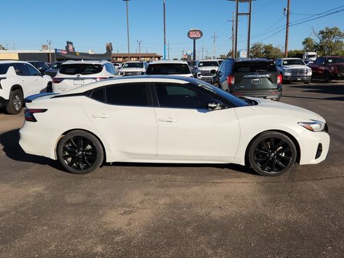 Used 2021 Nissan Maxima SR w/ Sport Mat Group image 5
