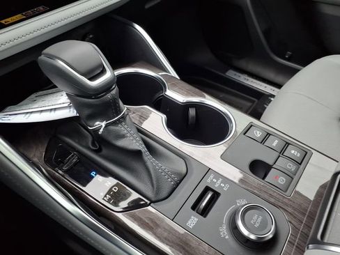 New 2026 Toyota Highlander Limited image 14