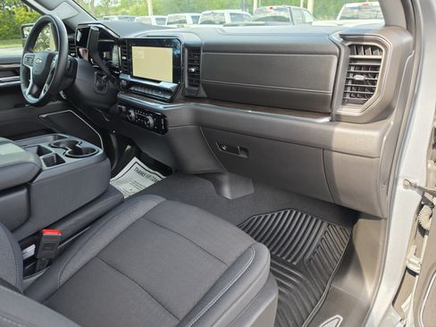 Used 2024 Chevrolet Silverado 1500 LT AWD/4WD image 18