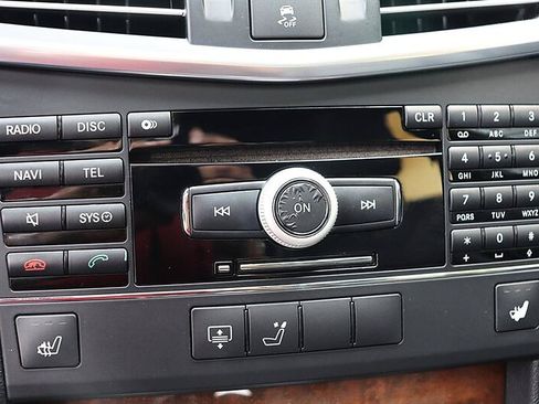 Used 2010 Mercedes-Benz E 350 Sedan image 30