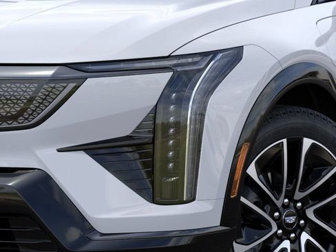 New 2027 Cadillac Optiq Sport w/ LPO, Floor Liner Package AWD/4WD image 10