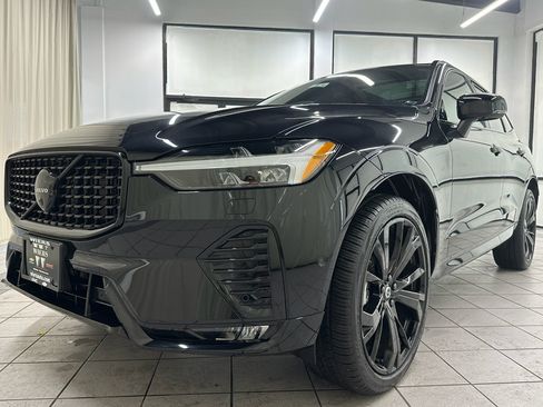 Used 2024 Volvo XC60 B5 Ultimate w/ Protection Package Premier image 11