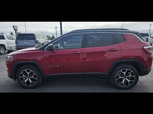 Used 2025 Jeep Compass Limited AWD/4WD image 6