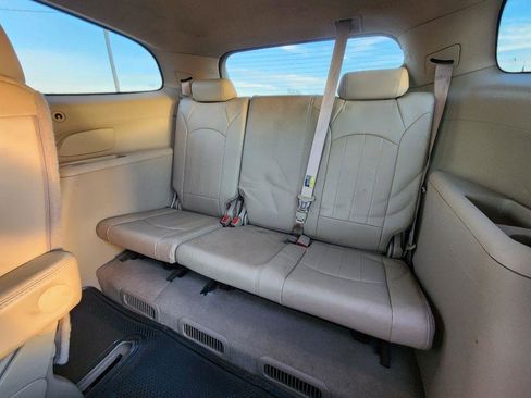 Used 2011 Buick Enclave CXL image 21