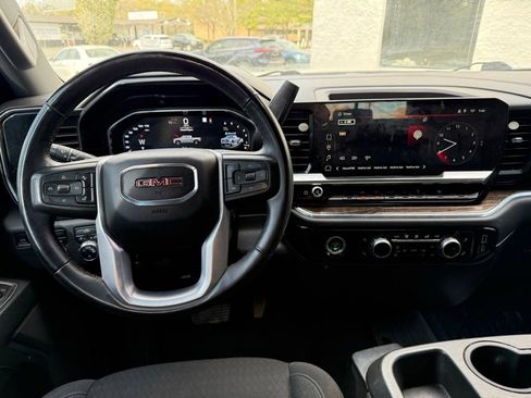 Used 2023 GMC Sierra 1500 SLE image 8