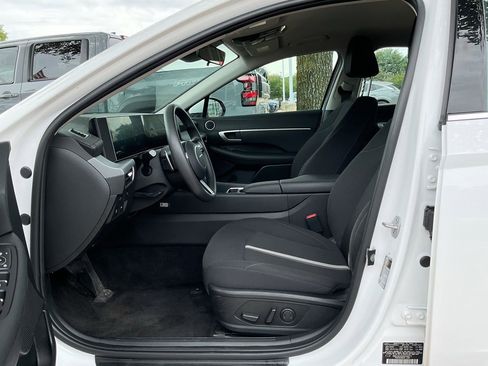Used 2025 Hyundai Sonata SEL FWD image 8
