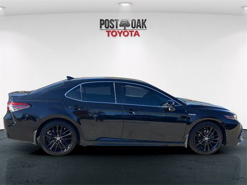 Used 2021 Toyota Camry XSE w/ Cold Weather Package image 8