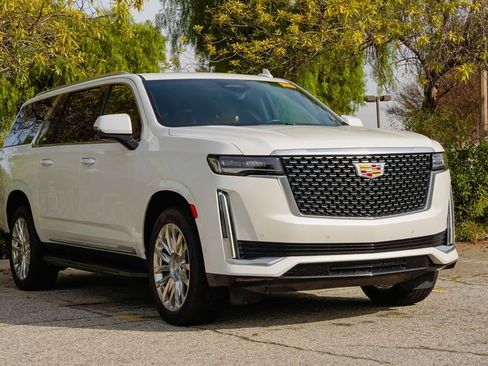 Used 2022 Cadillac Escalade ESV Premium Luxury w/ LPO, Floor Liner Package image 5