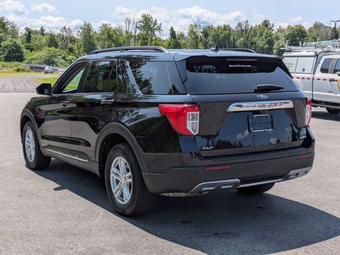 Used 2023 Ford Explorer XLT w/ Equipment Group 202A AWD/4WD image 4