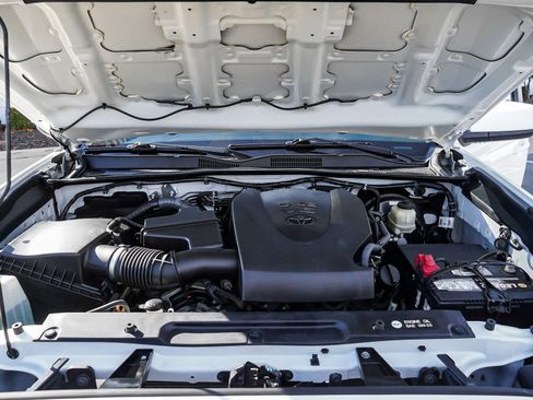 Used 2017 Toyota Tacoma SR5 image 15