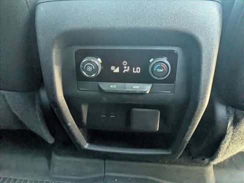 Used 2024 Chevrolet Traverse LT w/ Enhanced Driving Package FWD image 16