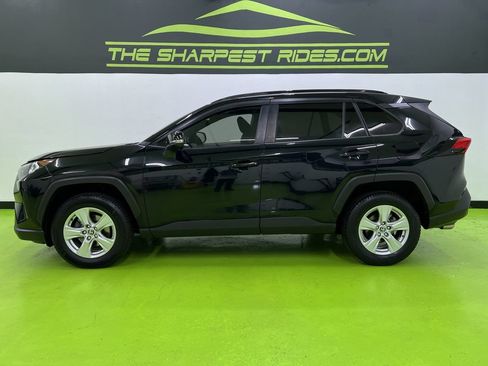 Used 2020 Toyota RAV4 XLE w/ Convenience Package AWD/4WD image 6