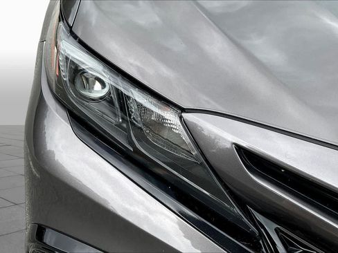Used 2022 Toyota Camry SE FWD image 27