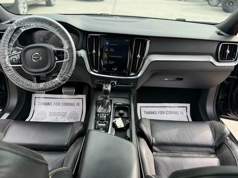 Used 2019 Volvo S60 T5 R-Design image 24