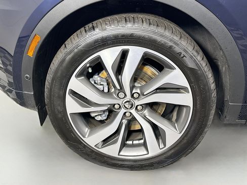 Used 2024 Jaguar E-PACE R-Dynamic SE image 38