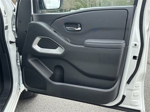 Certified 2024 Nissan Frontier SV w/ SV Convenience Package image 15