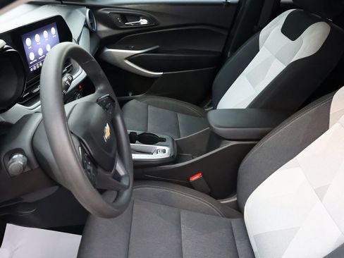 Used 2024 Chevrolet Trax LS w/ LS Convenience Package image 14
