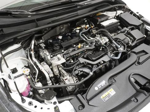 Used 2025 Toyota Corolla SE w/ SE Premium Package image 8