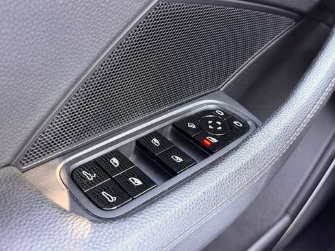 Used 2019 Porsche Panamera RWD image 20